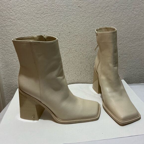 Circus by Sam Edelman Layla 2 Bootie in Modern Ivory - Picture 2 of 16